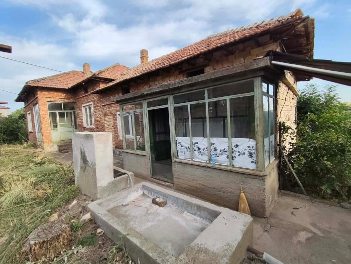 Image No.2-2 Bed Country House for sale