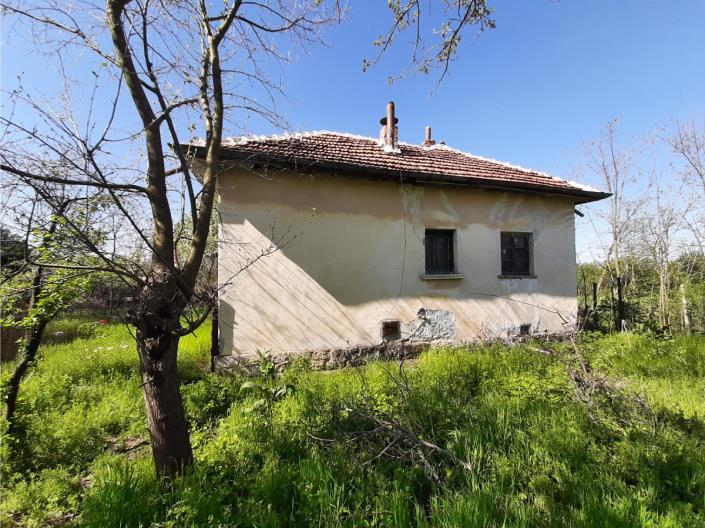 Image No.3-Maison de campagne de 3 chambres à vendre à Vratsa 