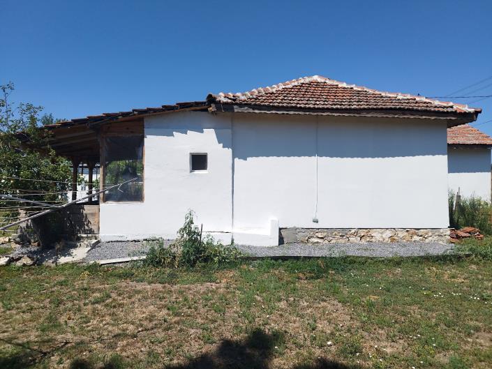 Image No.2-Maison de campagne de 2 chambres à vendre à Yambol 