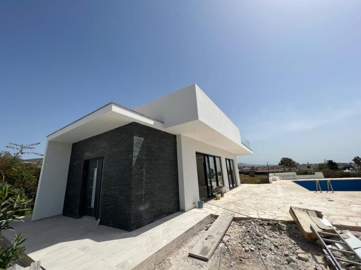 Image No.2-Villa à vendre à Peyia