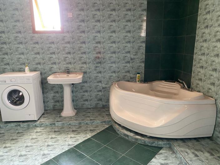 Image No.21-3 Bed House for sale