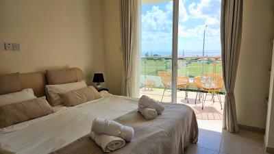 SE-MARKETING-Kokkinos-2-Master-bedroom_Edited