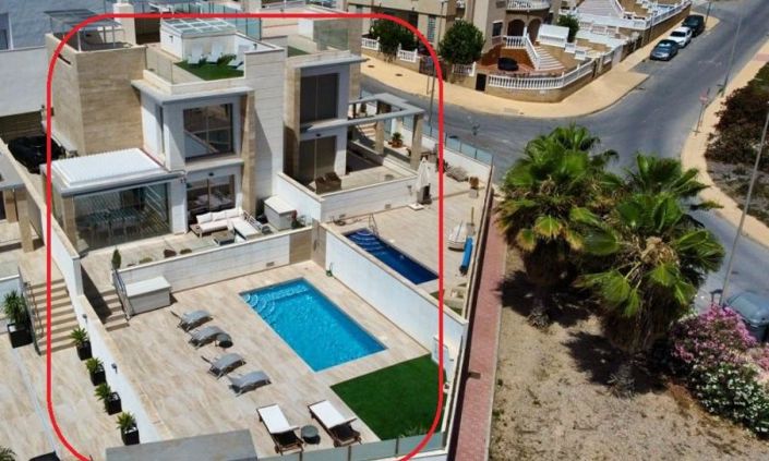Image No.1-Villa de 4 chambres à vendre à Orihuela Costa