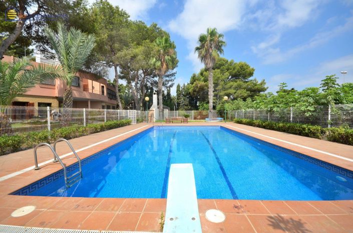 Image No.1-Villa de 6 chambres à vendre à Torrevieja