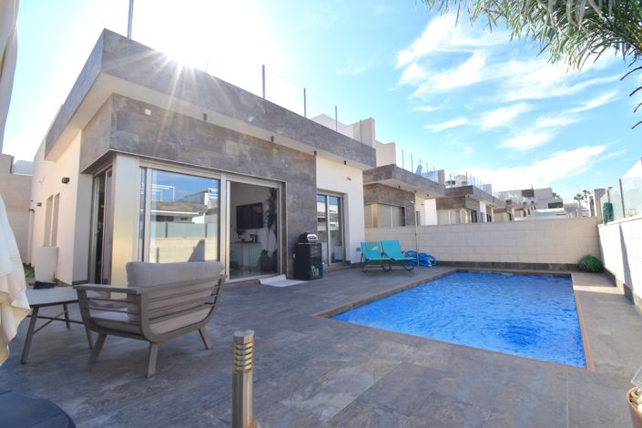 Image No.1-Villa de 3 chambres à vendre à Orihuela Costa