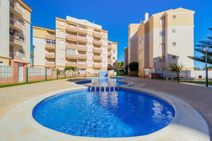 Image No.1-Villa de 3 chambres à vendre à Torrevieja