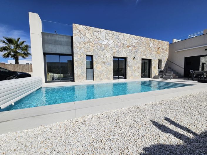 Image No.1-3 Bed Villa for sale