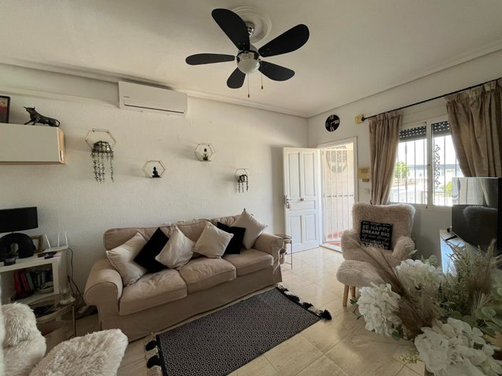 Image No.1-Appartement de 2 chambres à vendre à Torrevieja