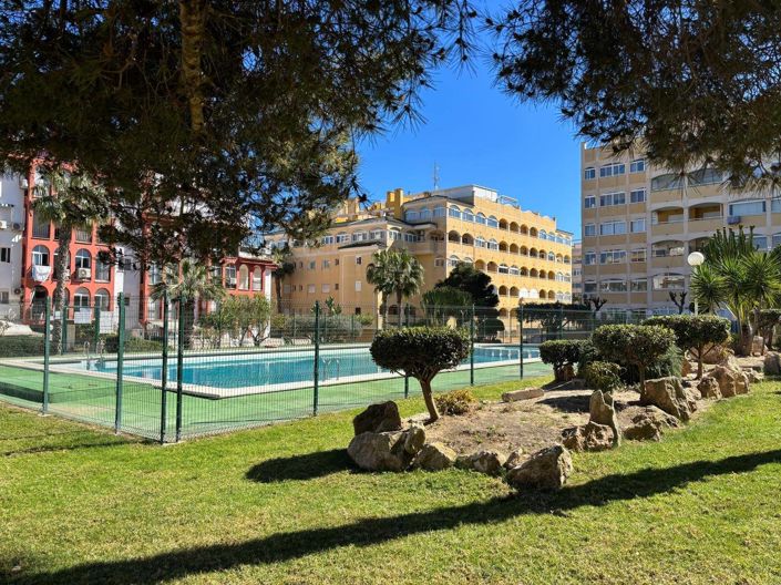 Image No.1-Appartement de 2 chambres à vendre à Torrevieja