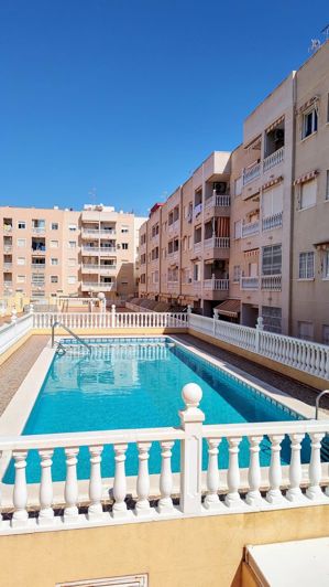 Image No.1-Appartement de 2 chambres à vendre à Torrevieja