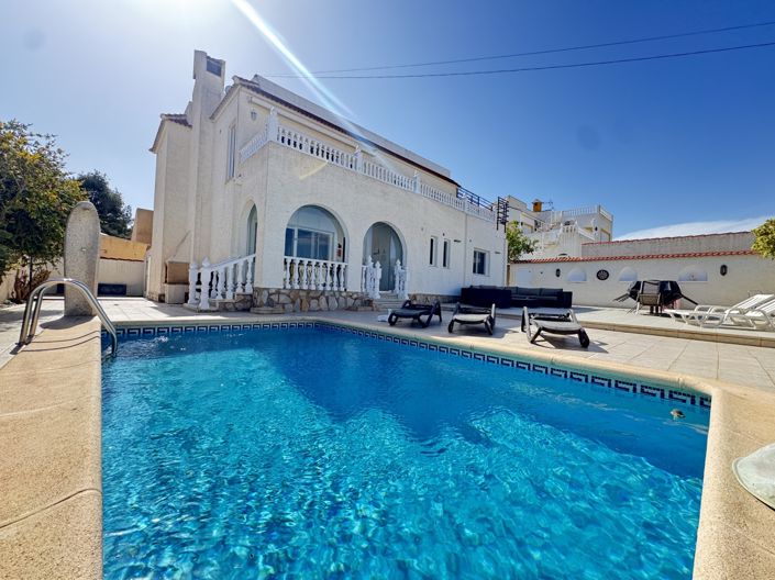 Image No.1-Villa de 5 chambres à vendre à San Miguel de Salinas