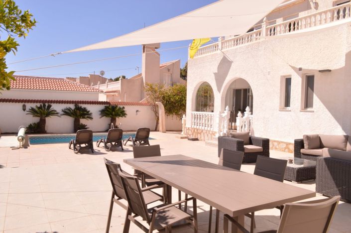 Image No.1-5 Bed Villa for sale