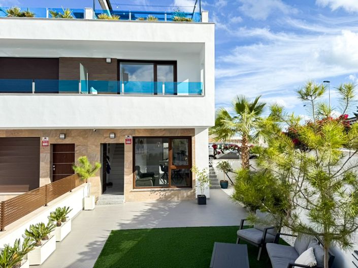 Image No.1-Villa de 3 chambres à vendre à Torrevieja
