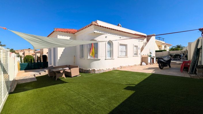 Image No.1-Villa de 3 chambres à vendre à Alicante