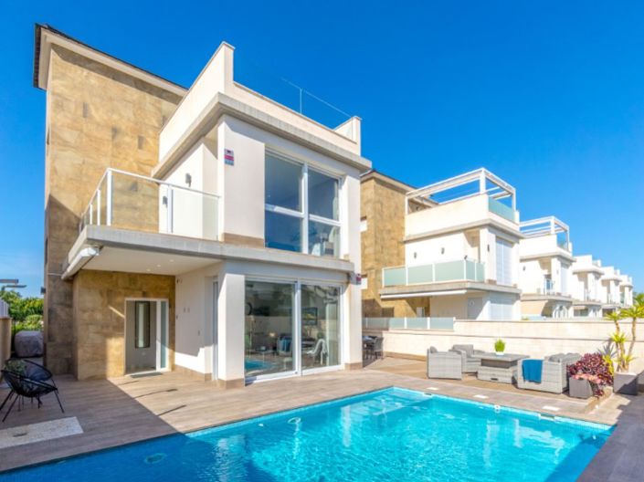 Image No.1-4 Bed Villa for sale