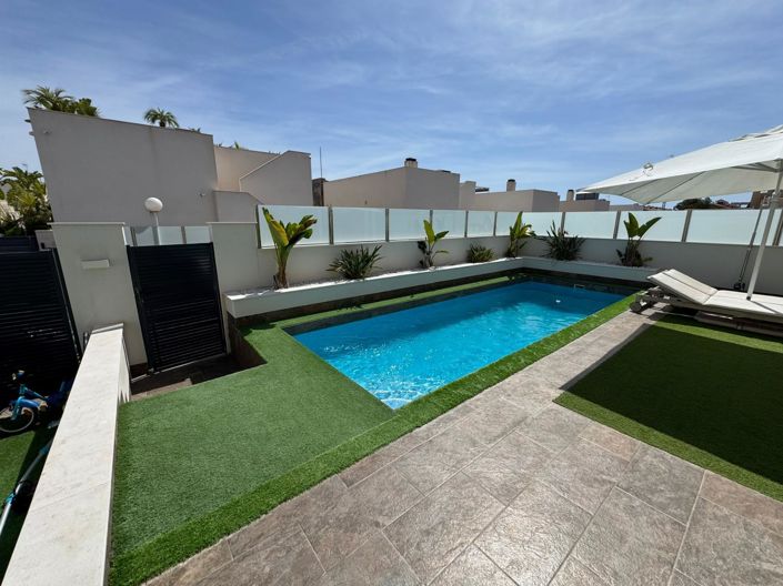 Image No.1-5 Bed Villa for sale