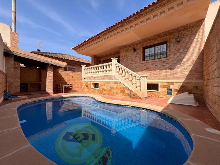 Image No.1-3 Bed Townhouse for sale