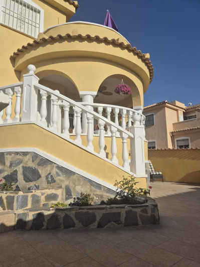 Image No.1-3 Bed Villa for sale