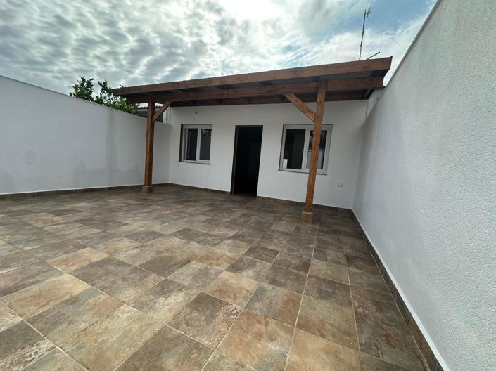 Image No.1-2 Bed Townhouse for sale