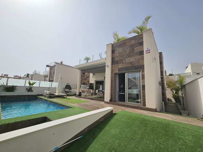 Image No.1-5 Bed Villa for sale