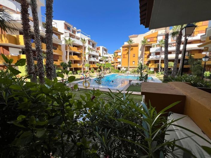 Image No.1-Appartement de 2 chambres à vendre à Torrevieja