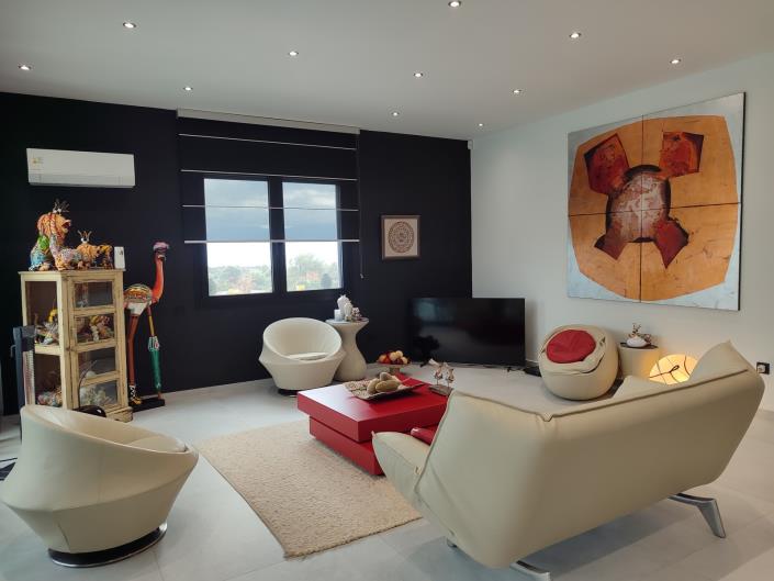 Image No.12-3 Bed Villa / Detached for sale