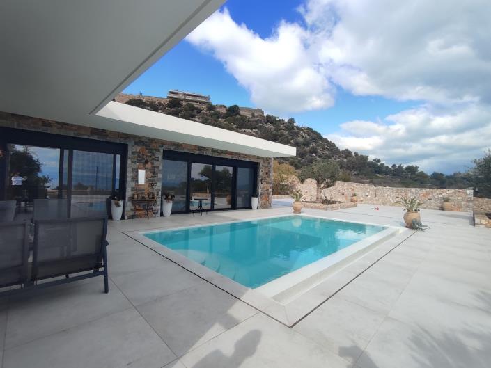 Image No.1-3 Bed Villa / Detached for sale