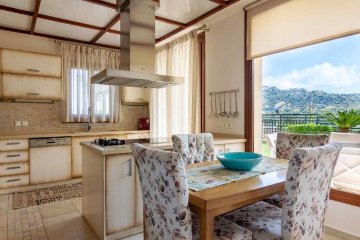 Image No.8-7 Bed Villa for sale