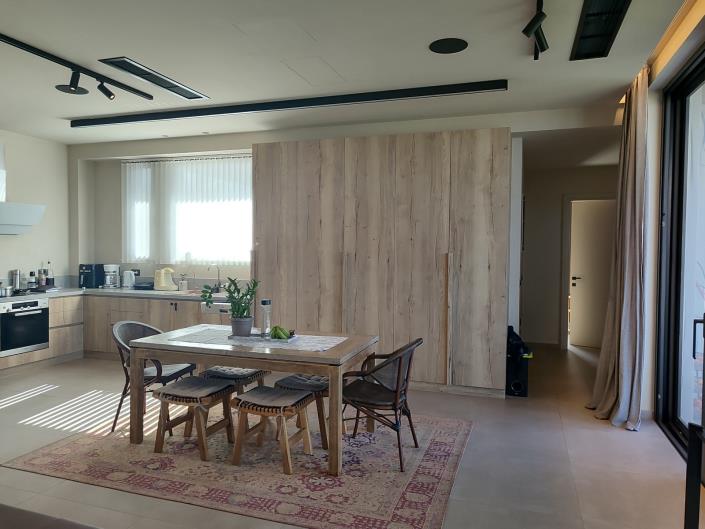 Image No.10-5 Bed Maisonette for sale