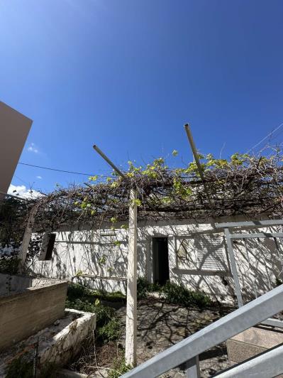 Image No.1-2 Bed House for sale