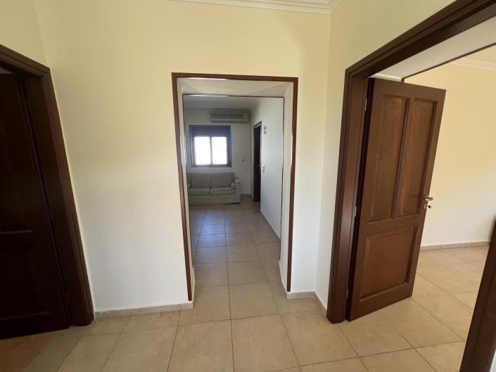 Image No.15-4 Bed House for sale