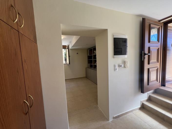 Image No.16-4 Bed House for sale