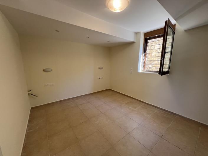 Image No.22-4 Bed House for sale