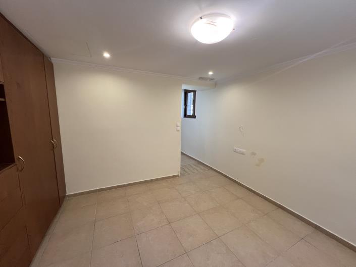 Image No.26-4 Bed House for sale