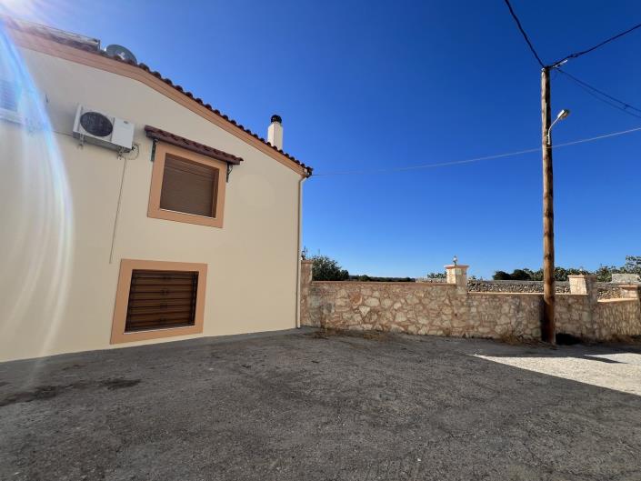 Image No.30-4 Bed House for sale