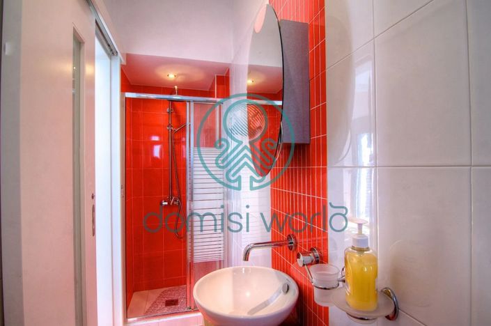 Image No.18-5 Bed House for sale