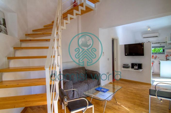 Image No.8-5 Bed House for sale