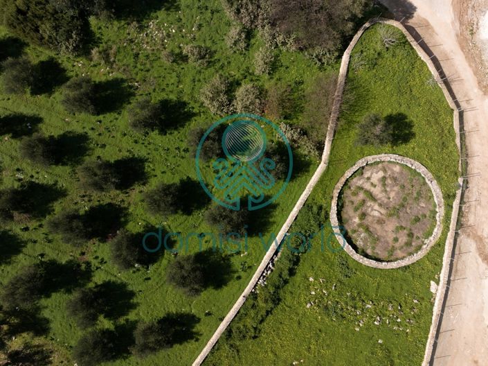 Image No.18-6 Bed Property for sale