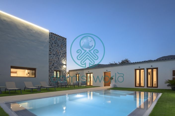 Image No.2-6 Bed Property for sale