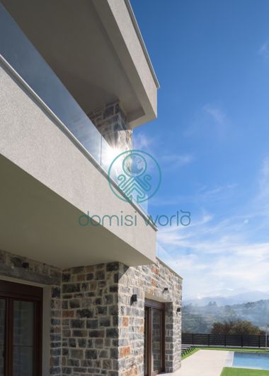 Image No.25-6 Bed Property for sale