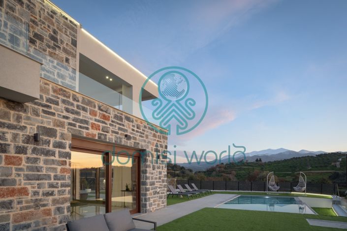 Image No.39-6 Bed Property for sale