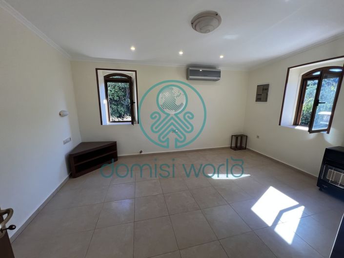 Image No.12-4 Bed House for sale