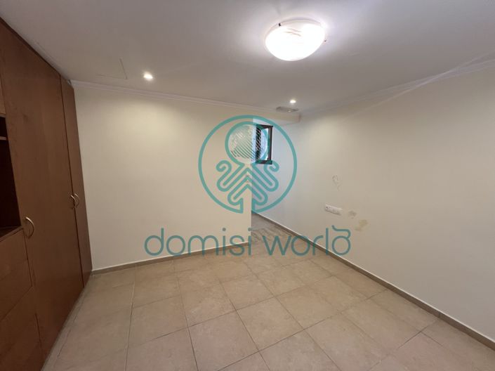 Image No.28-4 Bed House for sale