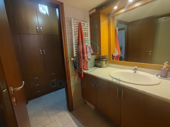 Image No.24-6 Bed House for sale