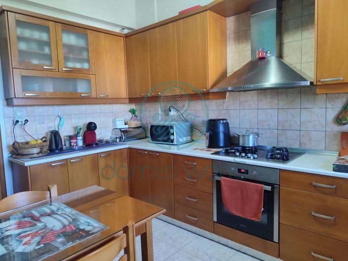 Image No.8-6 Bed House for sale