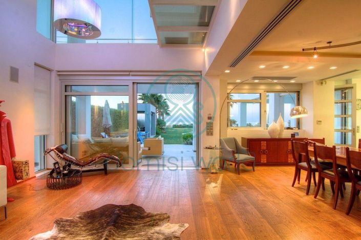 Image No.2-6 Bed Villa for sale