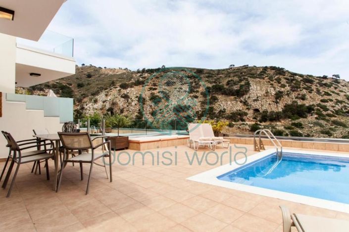 Image No.7-8 Bed Property for sale