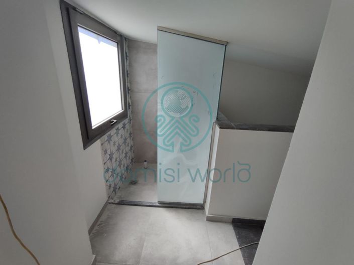 Image No.6-5 Bed House for sale