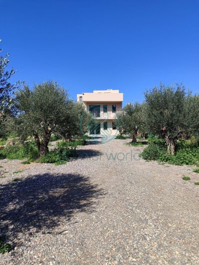 Image No.9-5 Bed House for sale