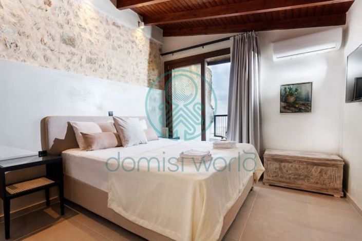 Image No.6-3 Bed House for sale